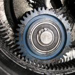 Normal gear, showing circlip
